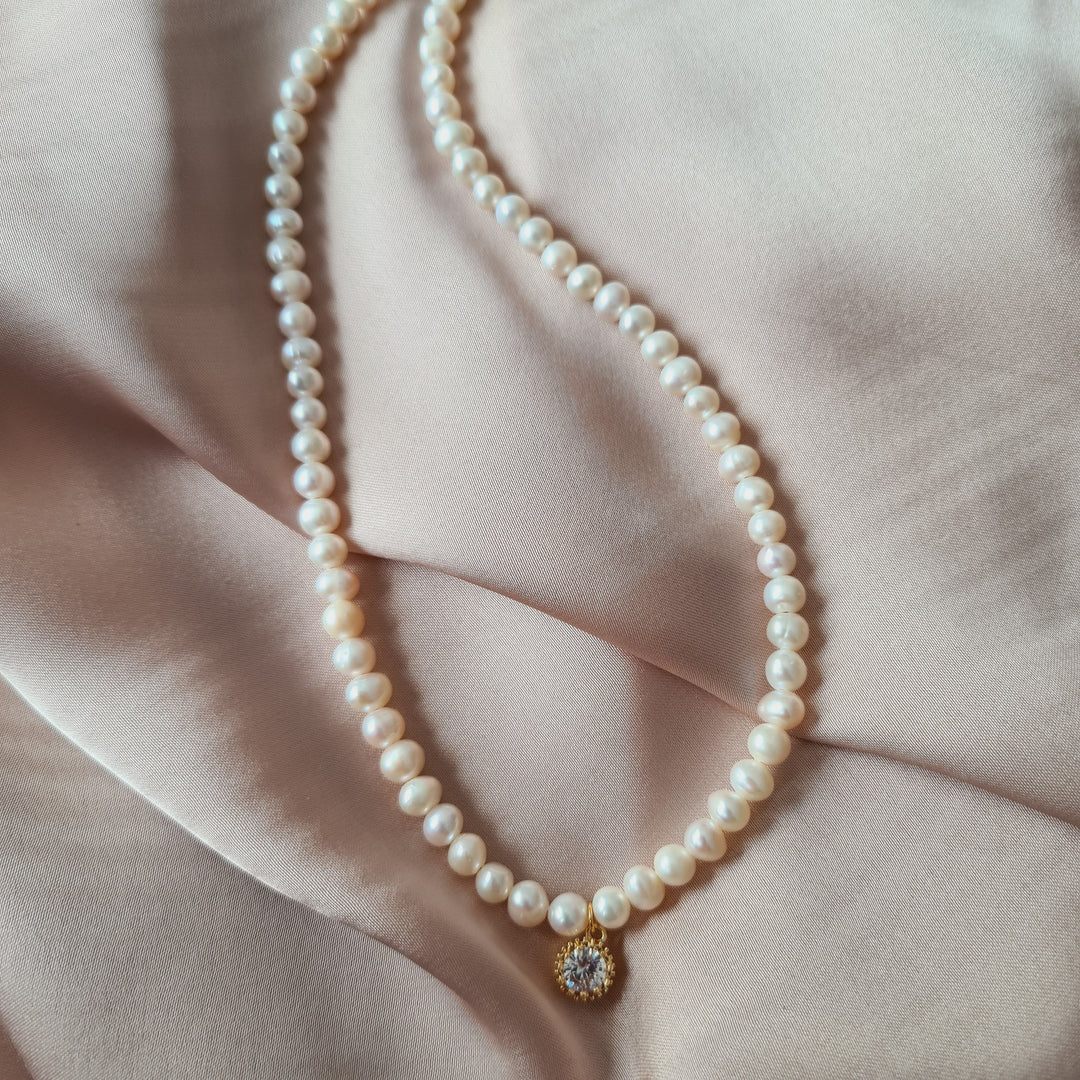 Necklace "White Pearl"