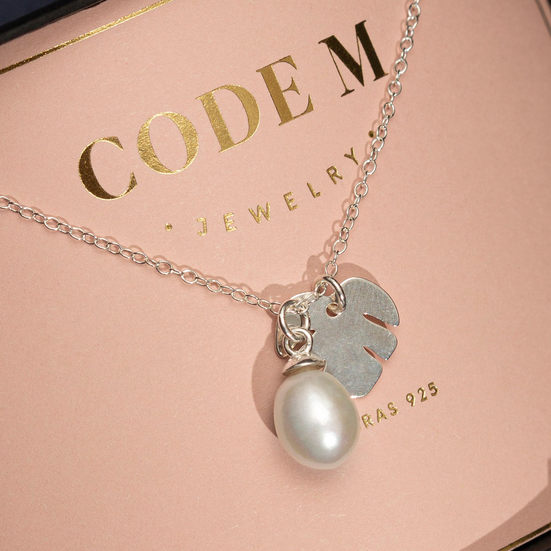 Necklace "Pearl and Monstera" 925 Silver